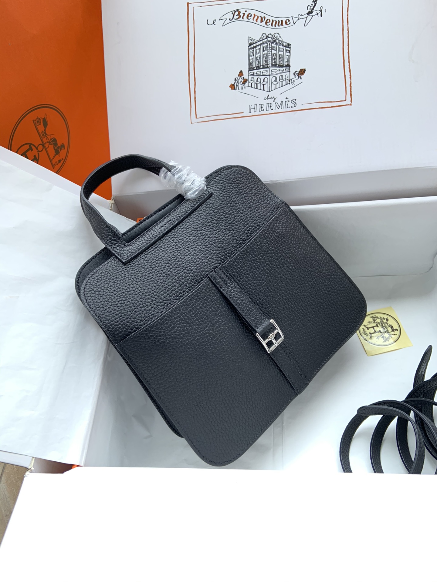 Hermes Halzan 25 Handbag Shoulder Bag In Black Clemence Leather